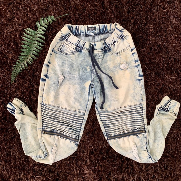 Women’s Rue21 Jeans - Picture 1 of 3